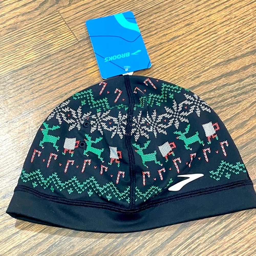Brooks NWT Ugly Sweater Greenlight Performance Beanie  Running